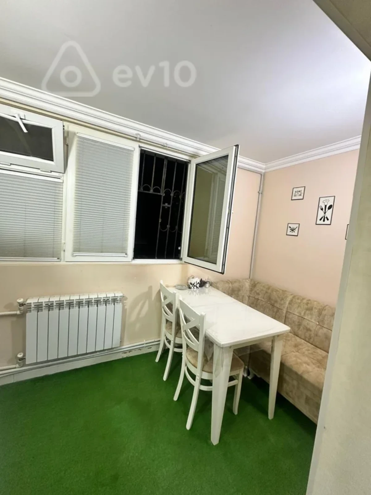Satılır 2 otaqlı köhnə tikili 60 m²