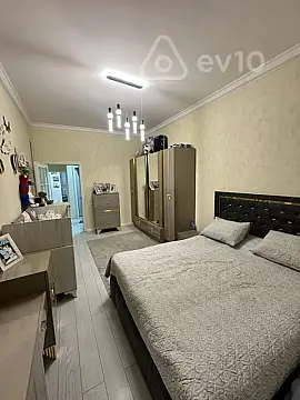 Satılır 2 otaqlı köhnə tikili 60 m²