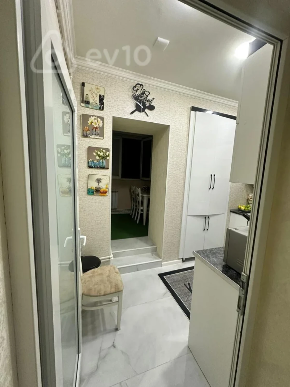 Satılır 2 otaqlı köhnə tikili 60 m²