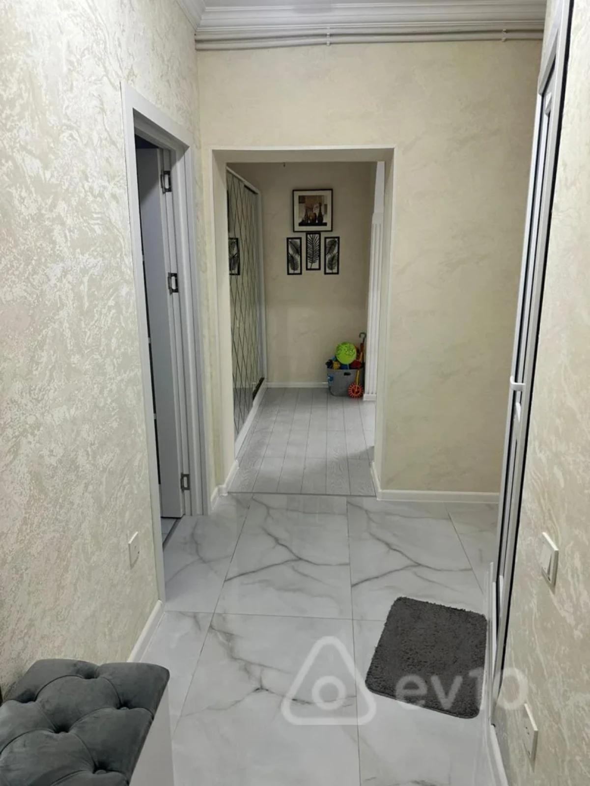 Satılır 2 otaqlı köhnə tikili 60 m²