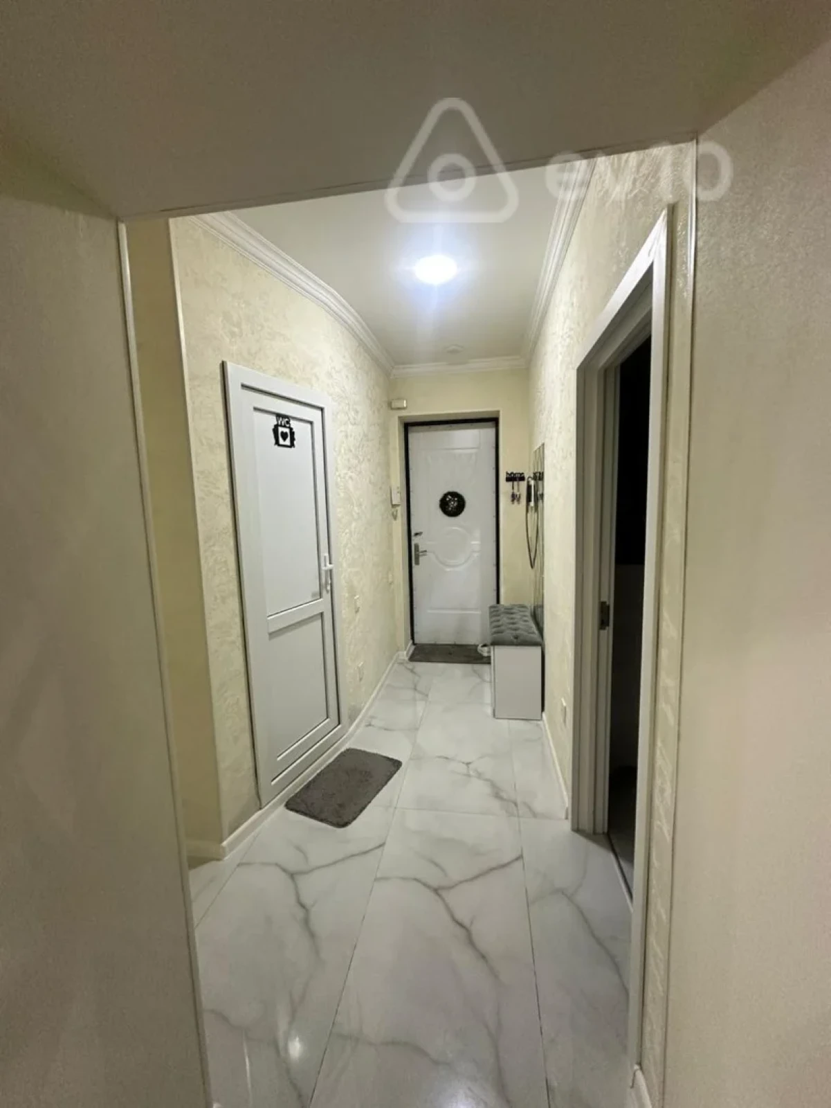 Satılır 2 otaqlı köhnə tikili 60 m²