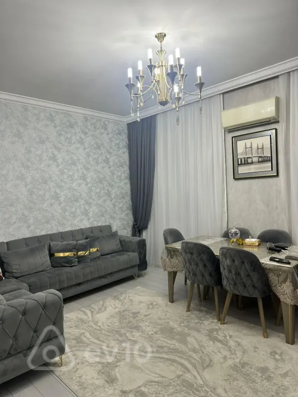 Satılır 2 otaqlı köhnə tikili 60 m²