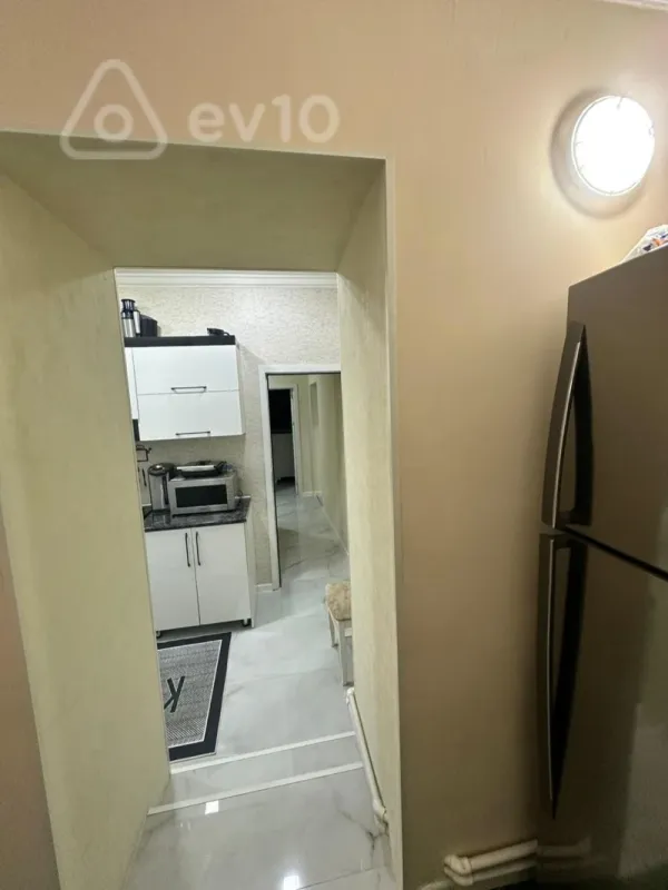 Satılır 2 otaqlı köhnə tikili 60 m²