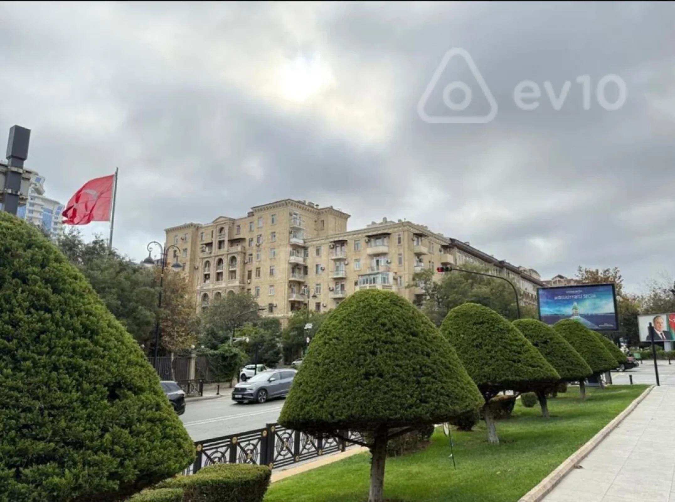 Satılır 2 otaqlı köhnə tikili 60 m²