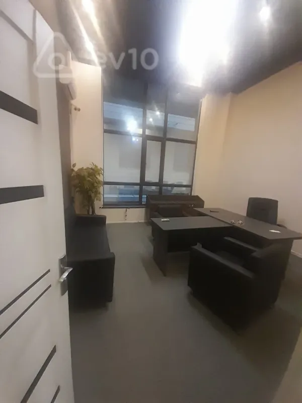 Kirayə verilir 3 otaqlı ofis 60 m²
