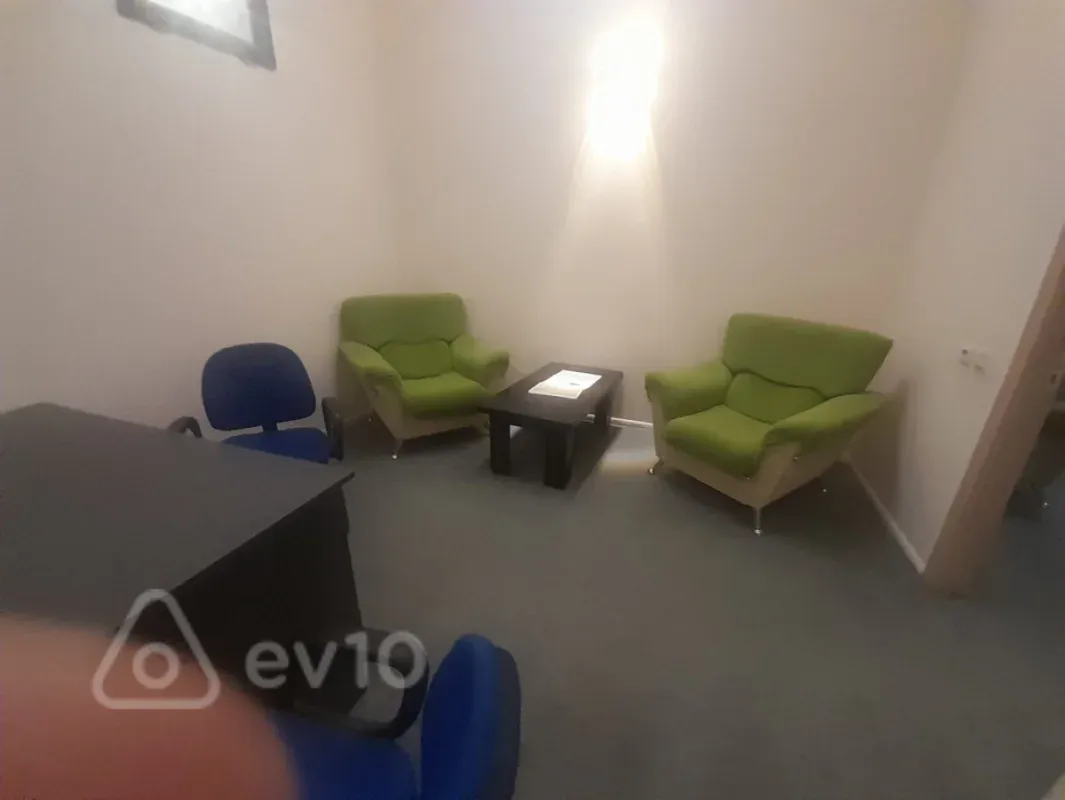 Kirayə verilir 3 otaqlı ofis 60 m²