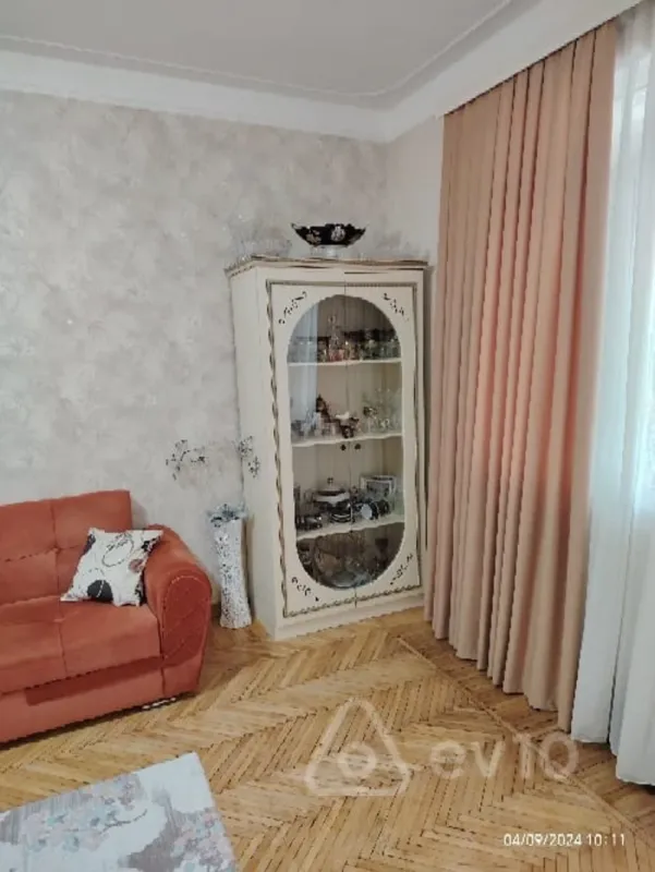 Kirayə verilir 2 otaqlı köhnə tikili 35 m²