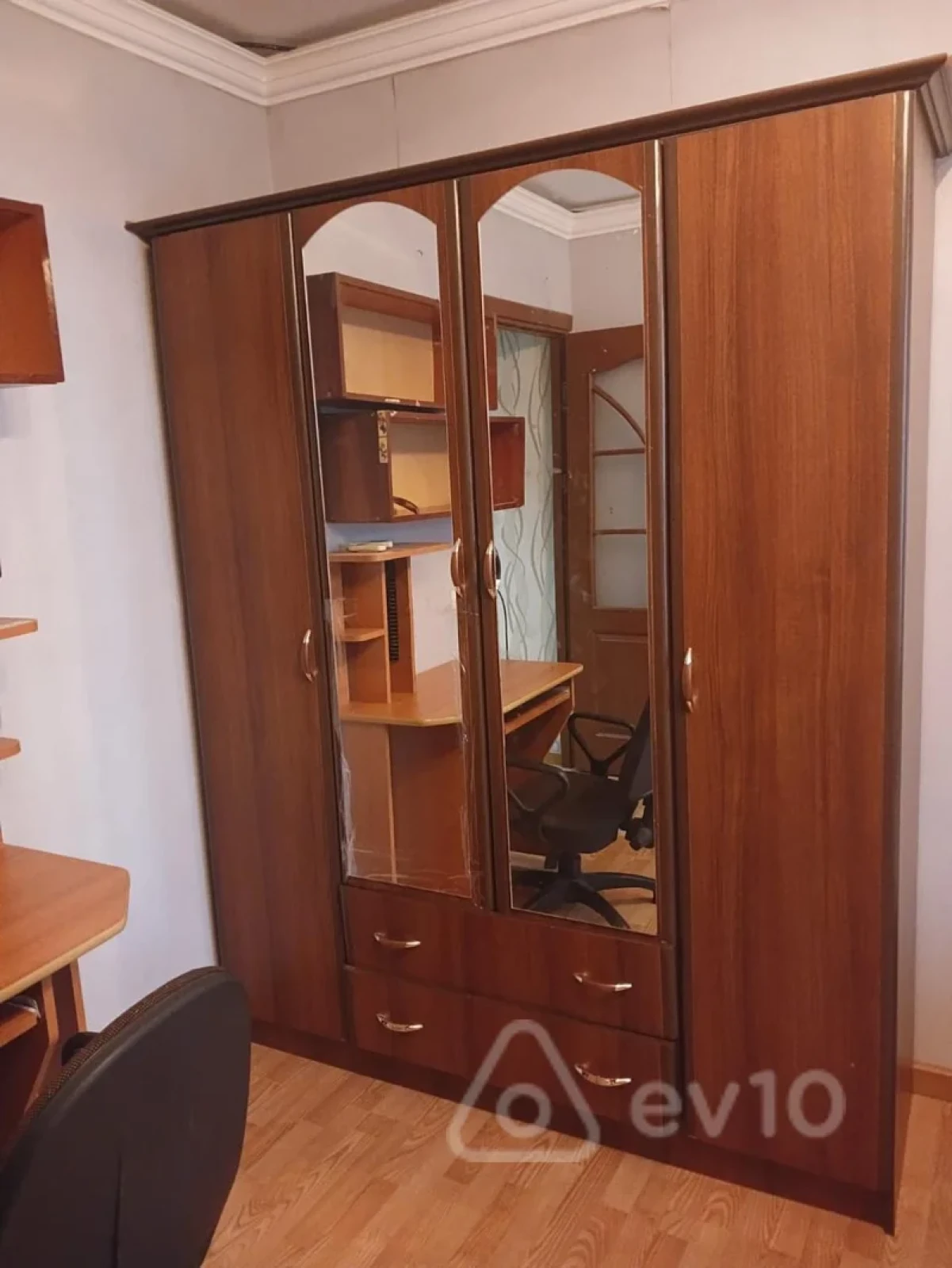 Satılır 3 otaqlı köhnə tikili 80 m²