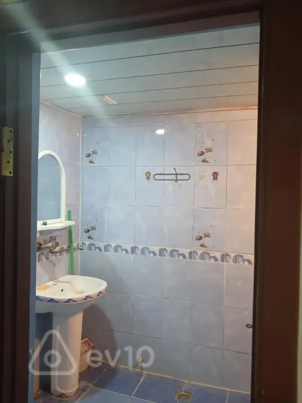 Satılır 3 otaqlı köhnə tikili 80 m²