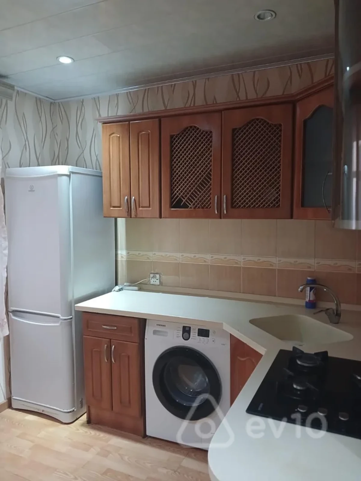 Satılır 3 otaqlı köhnə tikili 80 m²