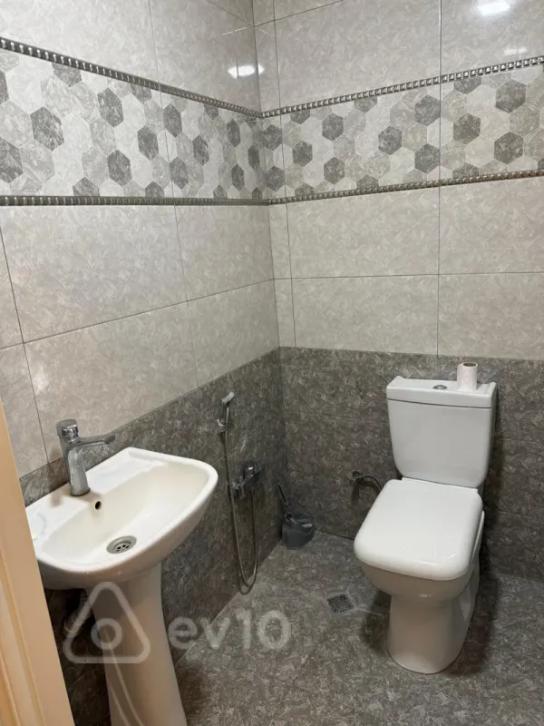 Kirayə verilir 3 otaqlı yeni tikili 90 m²