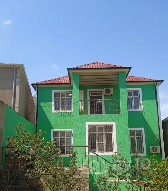 Kirayə verilir 5 otaqlı həyət evi 240 m²