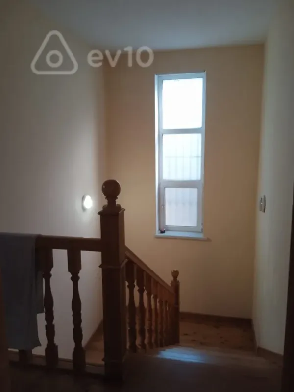 Kirayə verilir 5 otaqlı həyət evi 240 m²