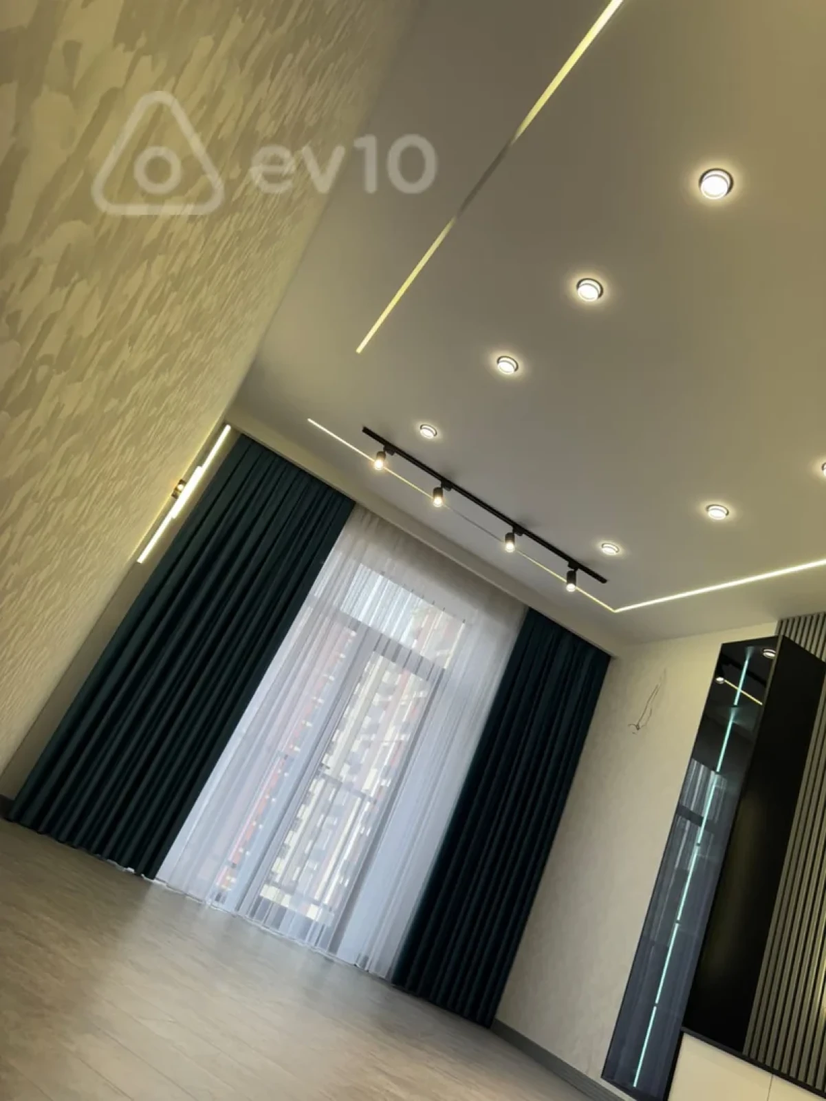 Satılır 2 otaqlı yeni tikili 65 m²