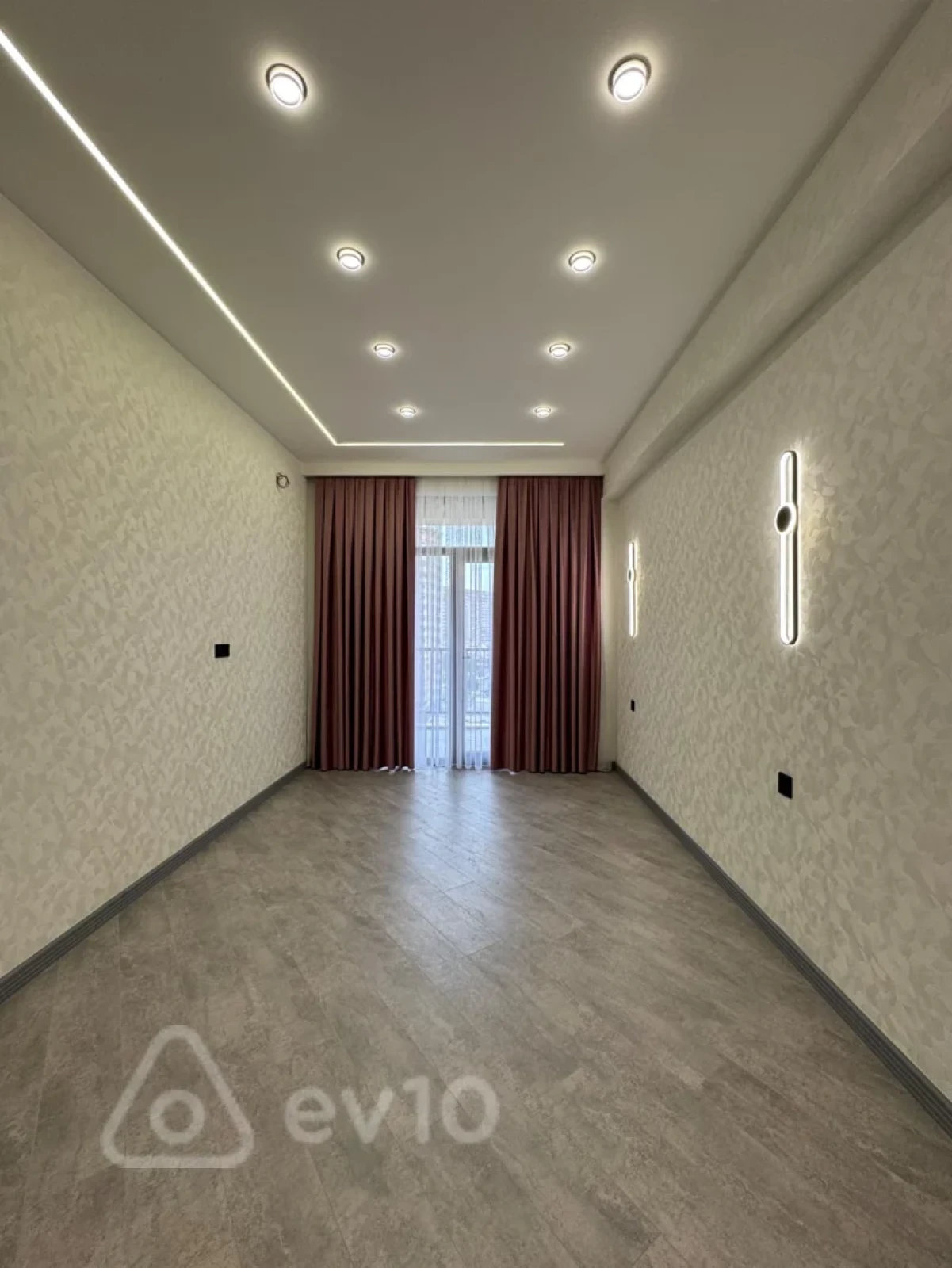 Satılır 2 otaqlı yeni tikili 65 m²