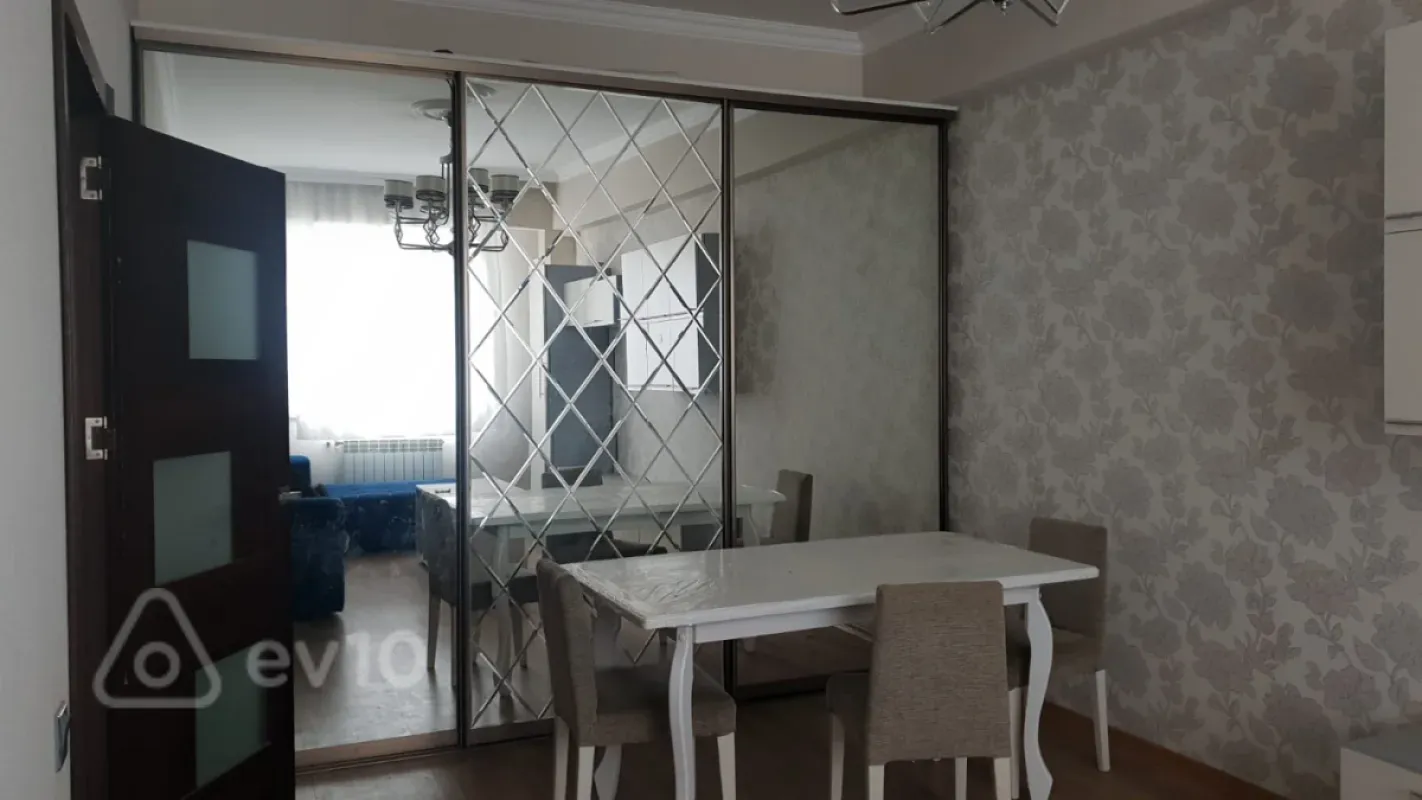 Kirayə verilir 2 otaqlı yeni tikili 61 m²
