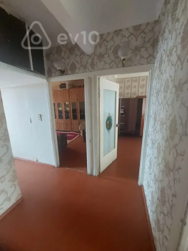 Kirayə verilir 3 otaqlı köhnə tikili 80 m²