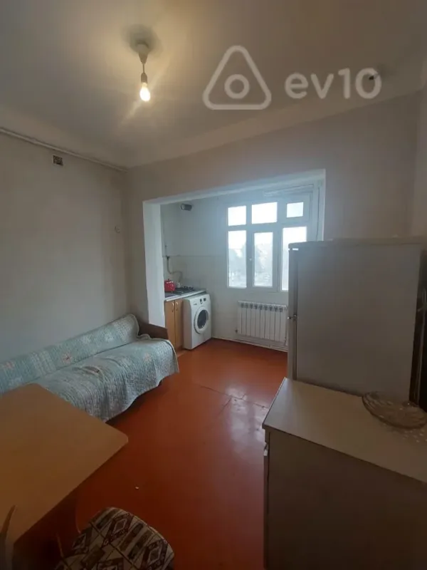 Kirayə verilir 3 otaqlı köhnə tikili 80 m²