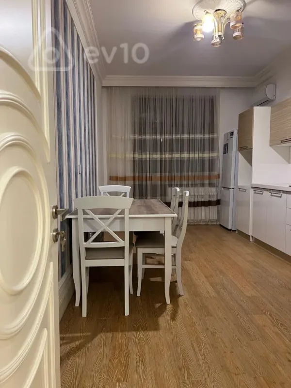 Kirayə verilir 2 otaqlı yeni tikili 100 m²