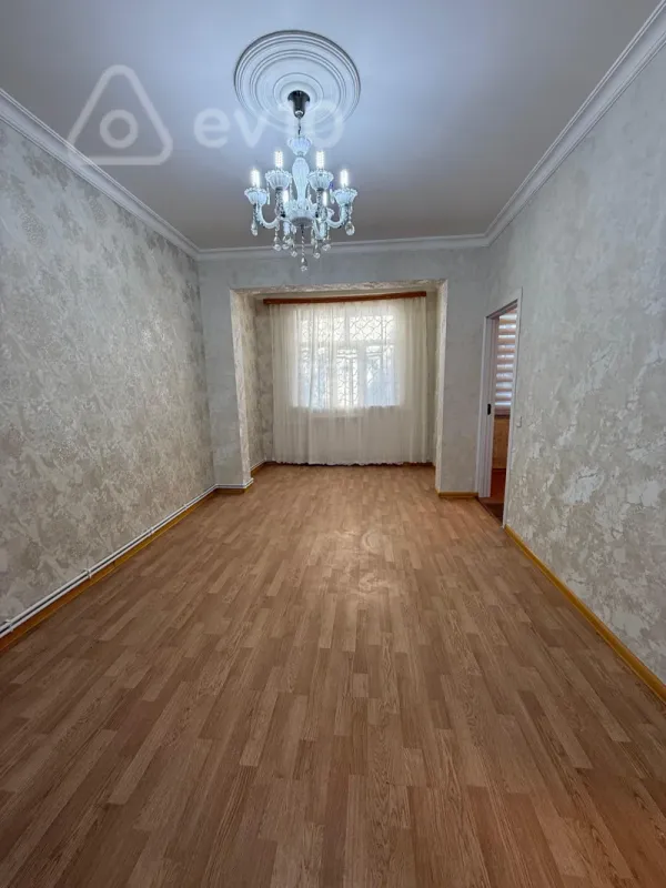 Kirayə verilir 2 otaqlı köhnə tikili 58 m²
