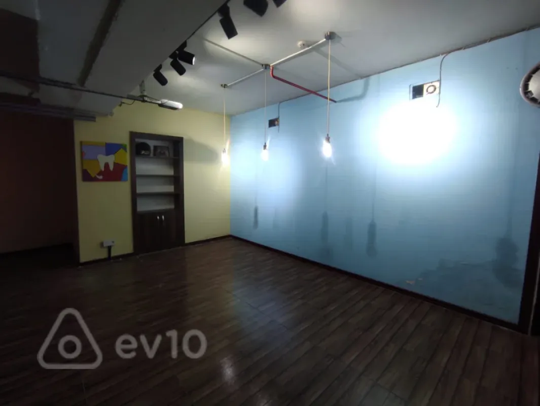 Satılır mənzil 55 m²