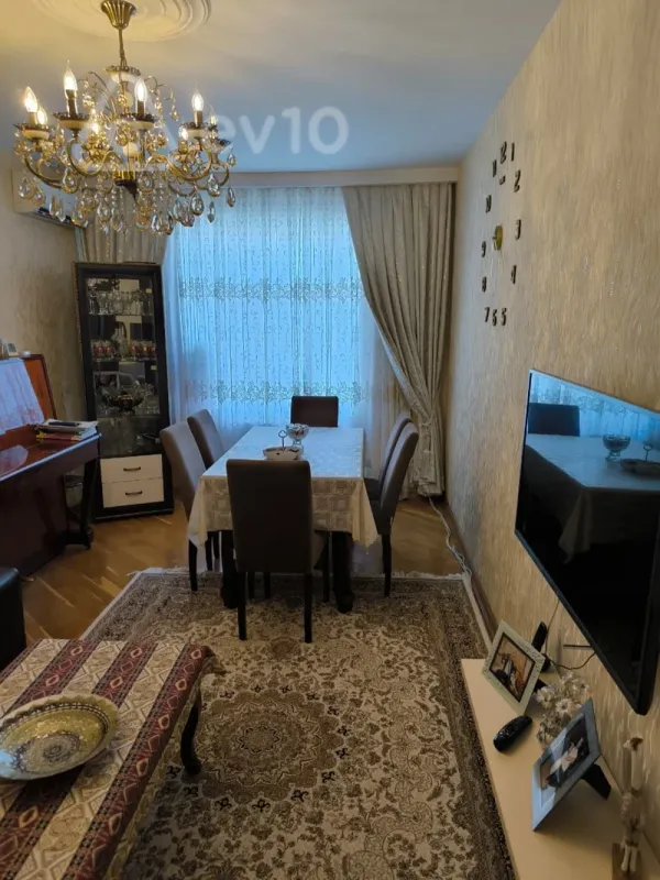 Satılır 3 otaqlı köhnə tikili 80 m²