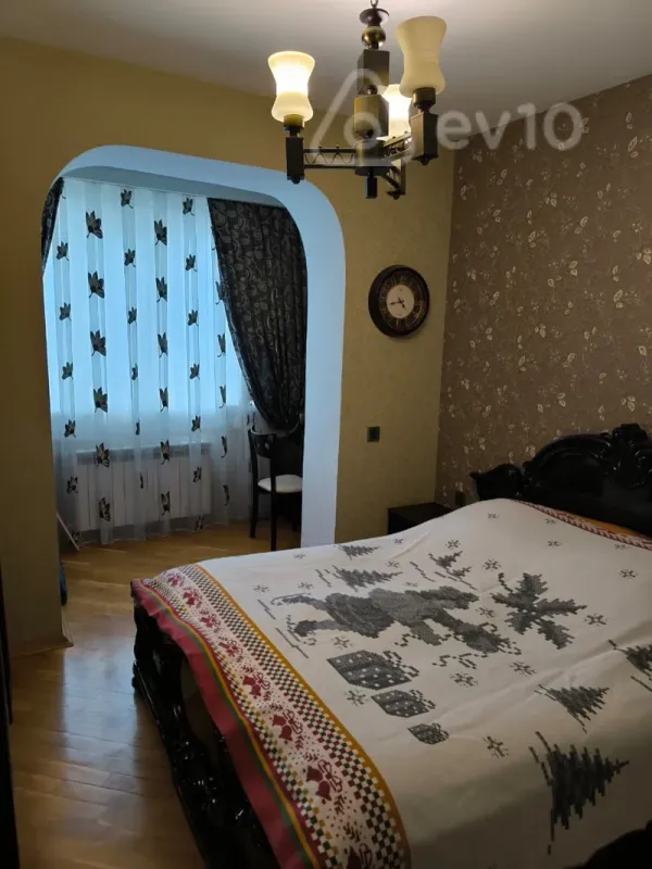 Satılır 3 otaqlı köhnə tikili 80 m²