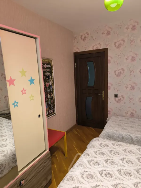 Satılır 3 otaqlı köhnə tikili 80 m²