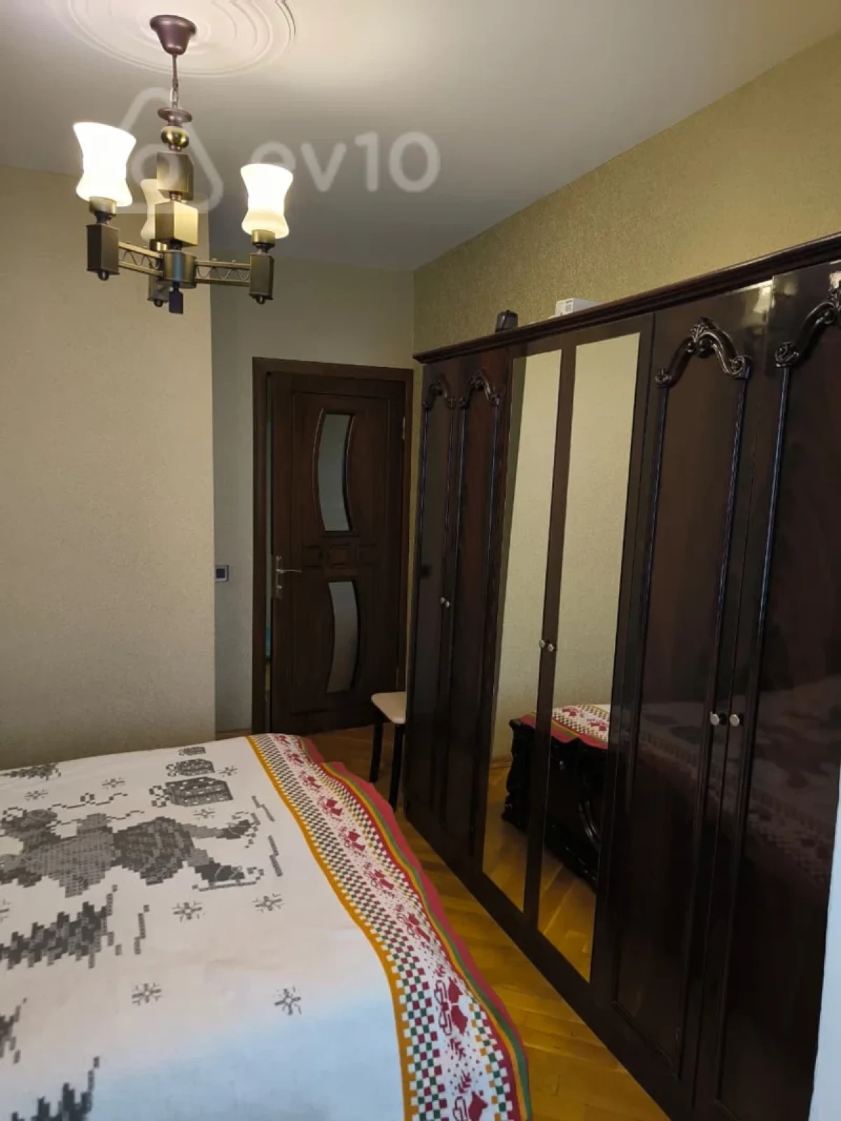 Satılır 3 otaqlı köhnə tikili 80 m²