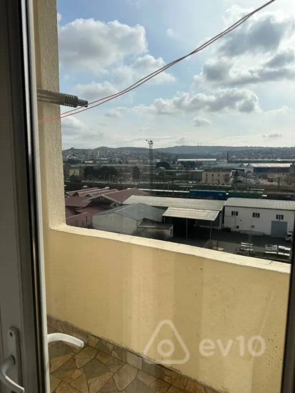 Kirayə verilir 2 otaqlı yeni tikili 60 m²