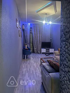 Kirayə verilir 2 otaqlı köhnə tikili 65 m²