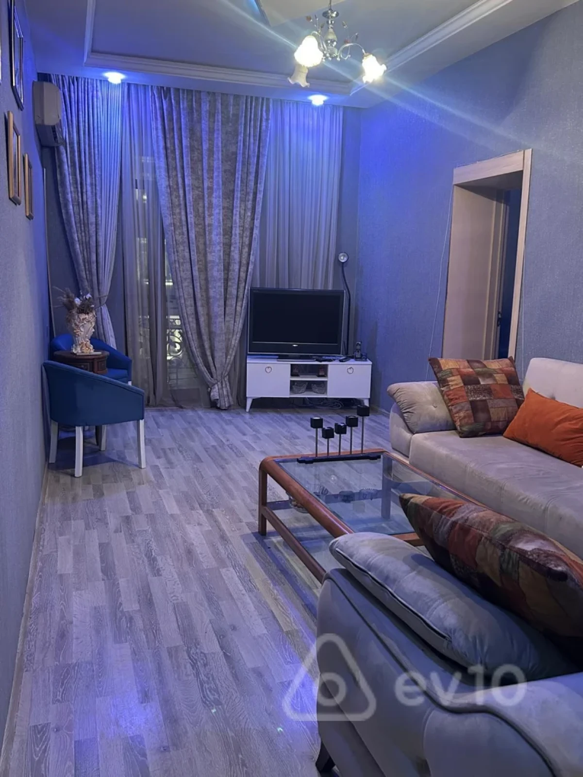 Kirayə verilir 2 otaqlı köhnə tikili 65 m²