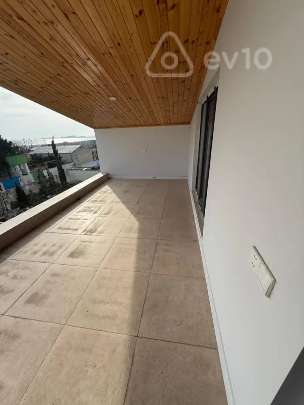Satılır 5 otaqlı həyət evi 309 m²