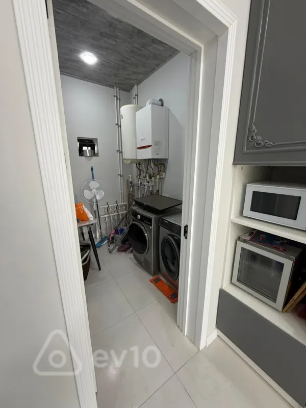Satılır 5 otaqlı həyət evi 309 m²