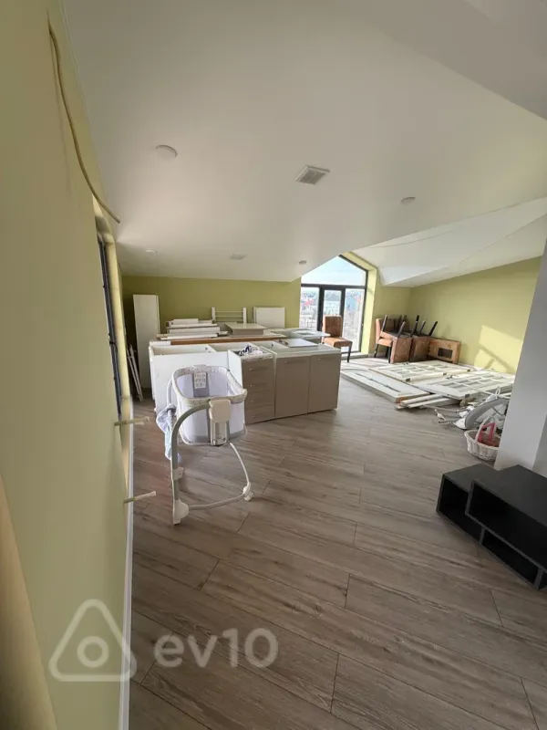 Satılır 5 otaqlı həyət evi 309 m²