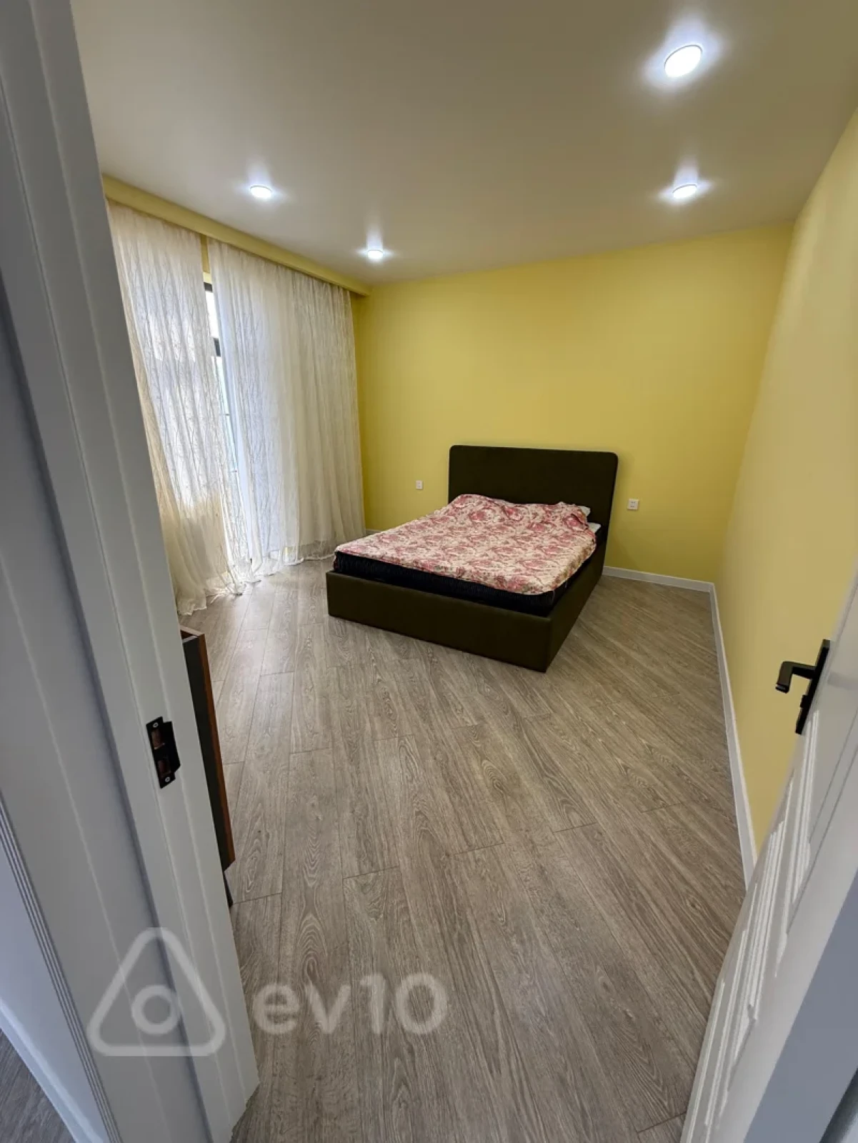 Satılır 5 otaqlı həyət evi 309 m²