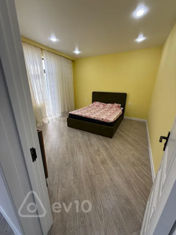 Satılır 5 otaqlı həyət evi 309 m²