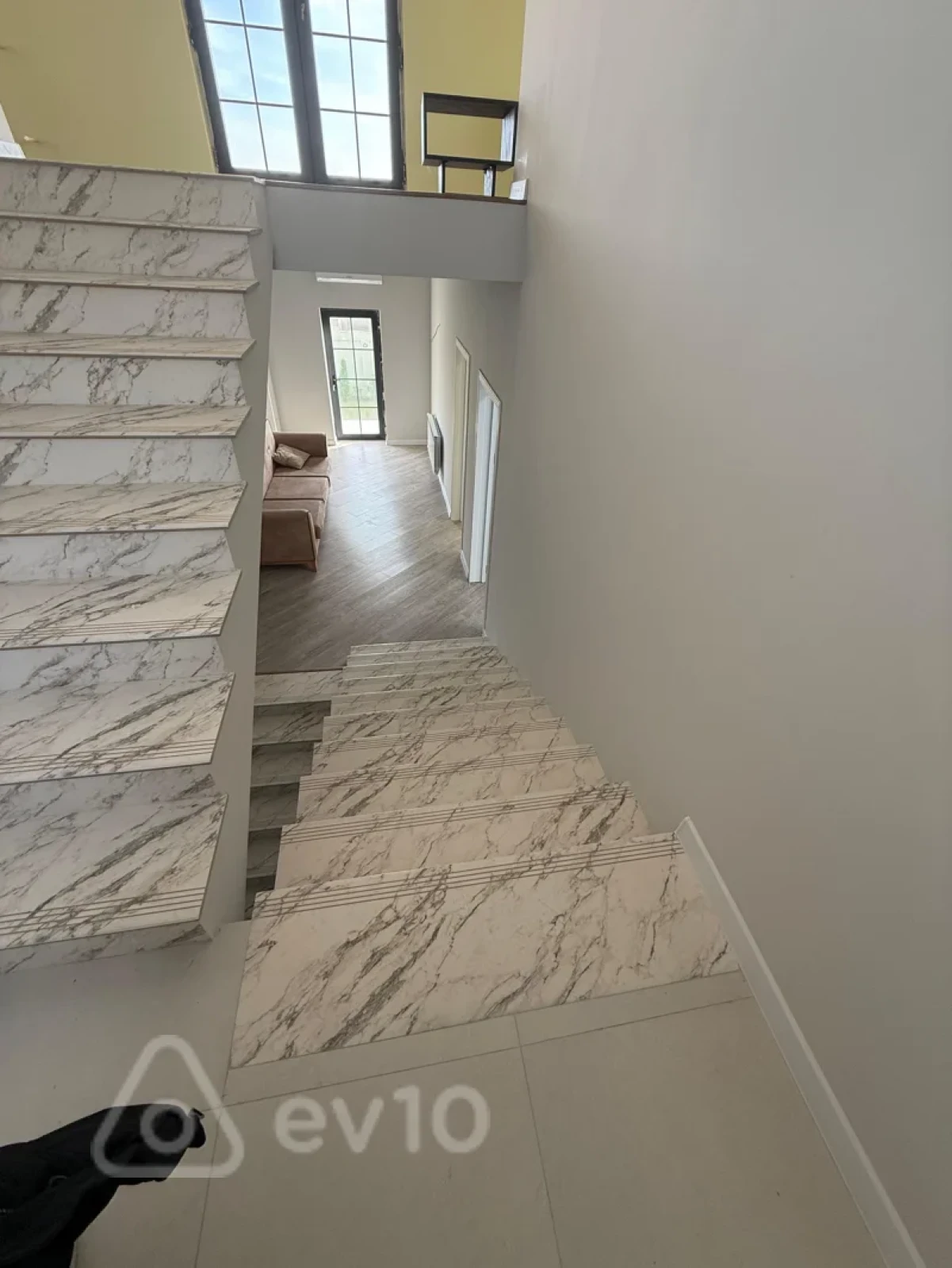 Satılır 5 otaqlı həyət evi 309 m²