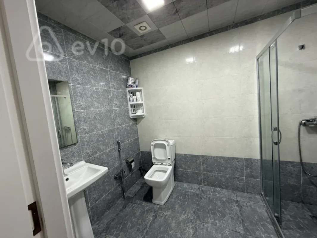 Kirayə verilir 3 otaqlı yeni tikili 81 m²