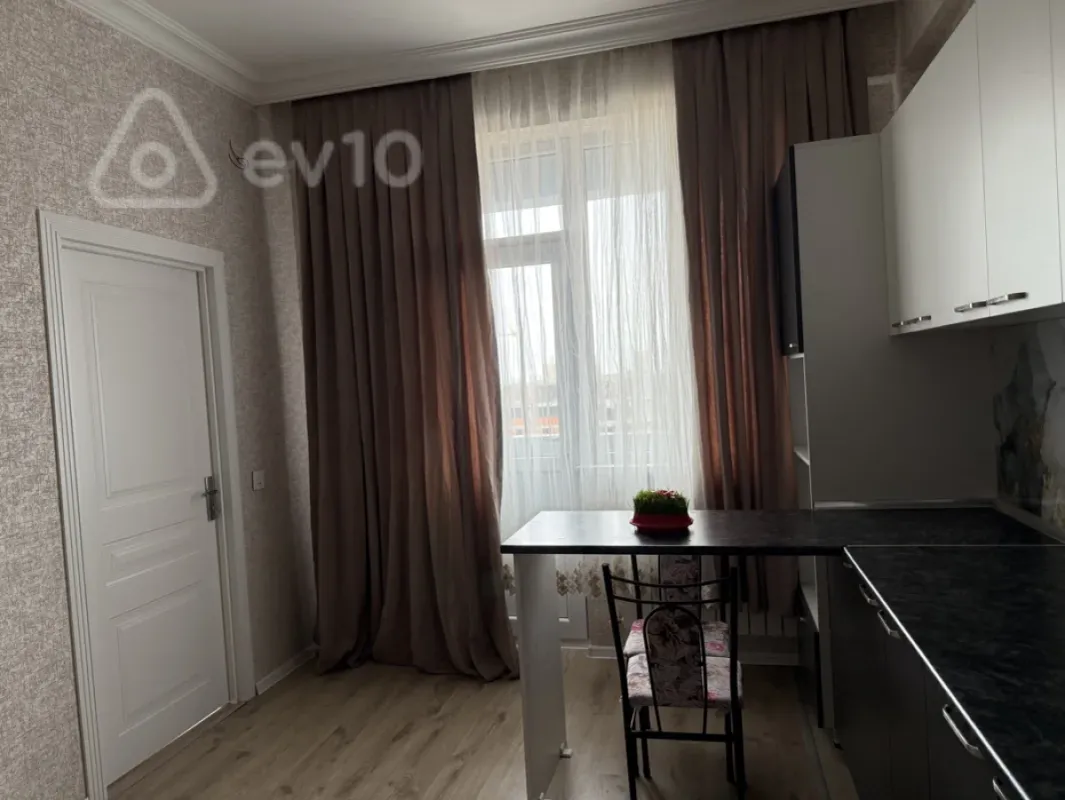 Kirayə verilir 3 otaqlı yeni tikili 81 m²