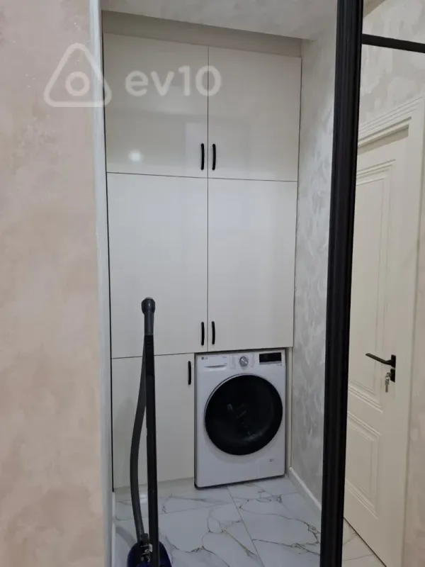Kirayə verilir 2 otaqlı yeni tikili 95 m²