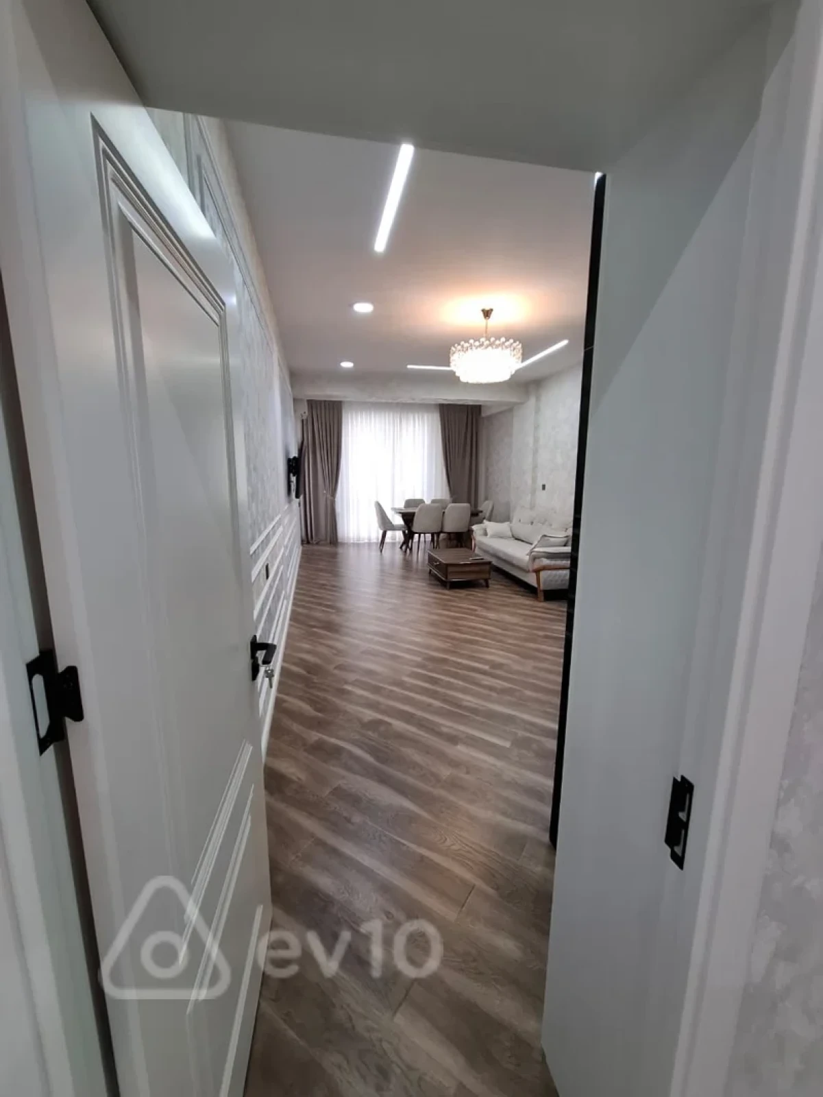Kirayə verilir 2 otaqlı yeni tikili 95 m²