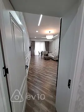 Kirayə verilir 2 otaqlı yeni tikili 95 m²