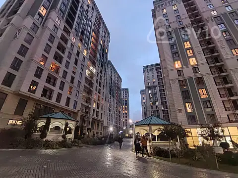 Kirayə verilir 2 otaqlı yeni tikili 95 m²