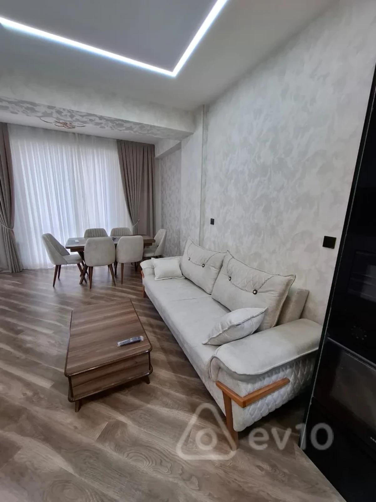 Kirayə verilir 2 otaqlı yeni tikili 95 m²