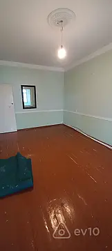 Satılır 5 otaqlı köhnə tikili 120 m²