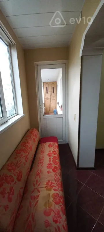 Satılır 5 otaqlı köhnə tikili 120 m²