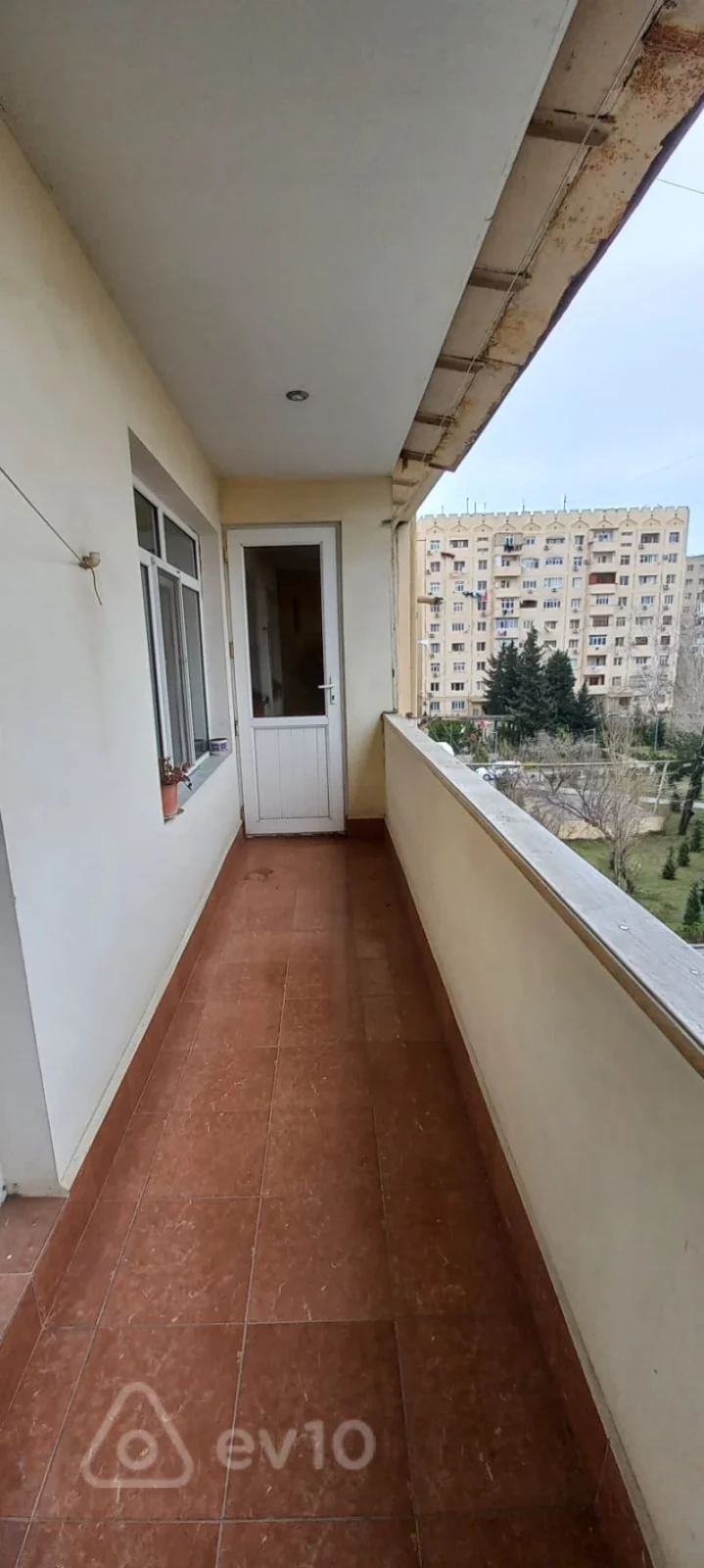 Satılır 5 otaqlı köhnə tikili 120 m²