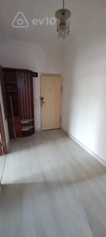 Satılır 5 otaqlı köhnə tikili 120 m²