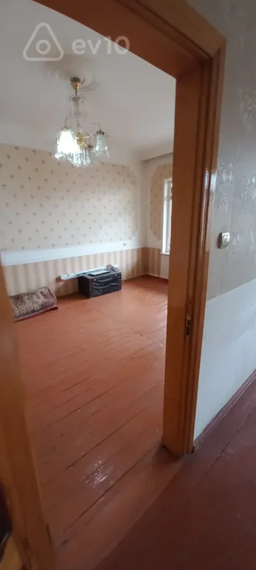 Satılır 5 otaqlı köhnə tikili 120 m²